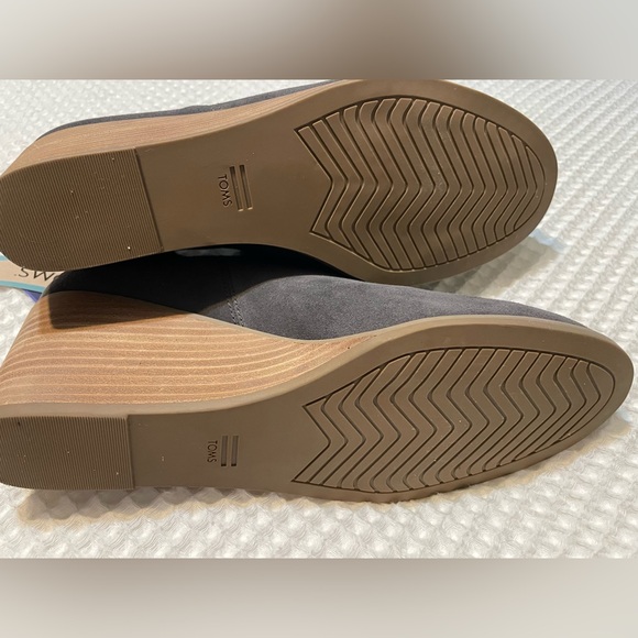 NWT Toms - Women's Gray Suede Ankle Boots - Picture 3 of 5